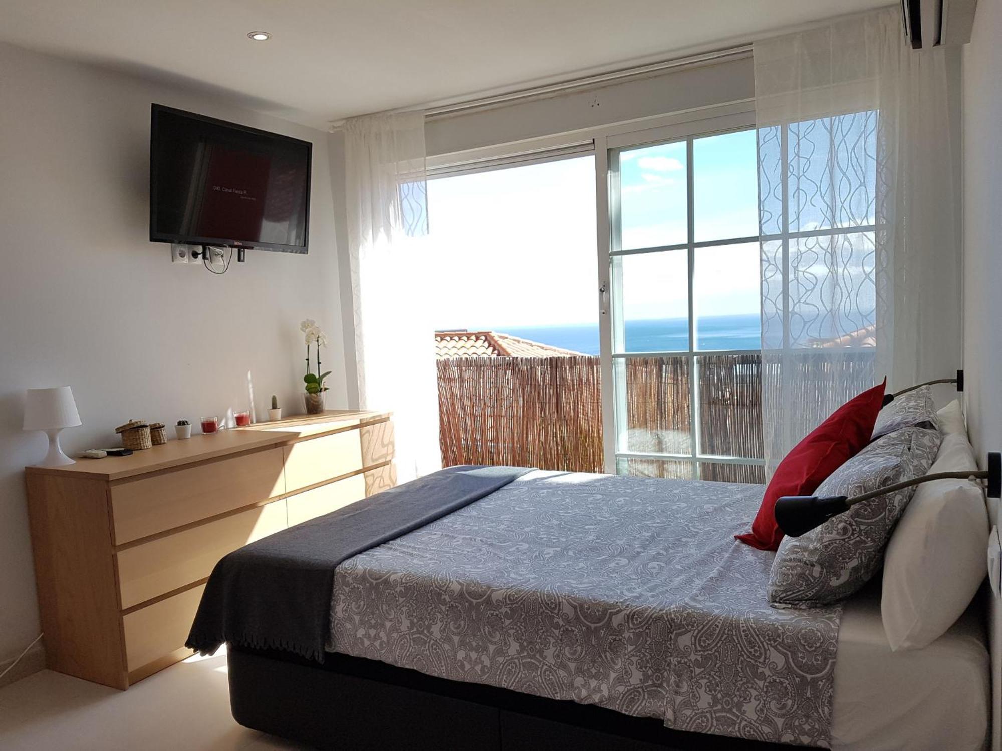 Peaceful Studio With Amazing Sea Views And Free Parking Бенальмадена Экстерьер фото